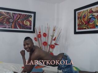 LARSYKOKOLA