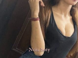 Nora_hoty