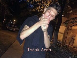 Twink_Aron